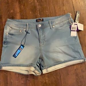 Never worn plus size knit denim jean shorts